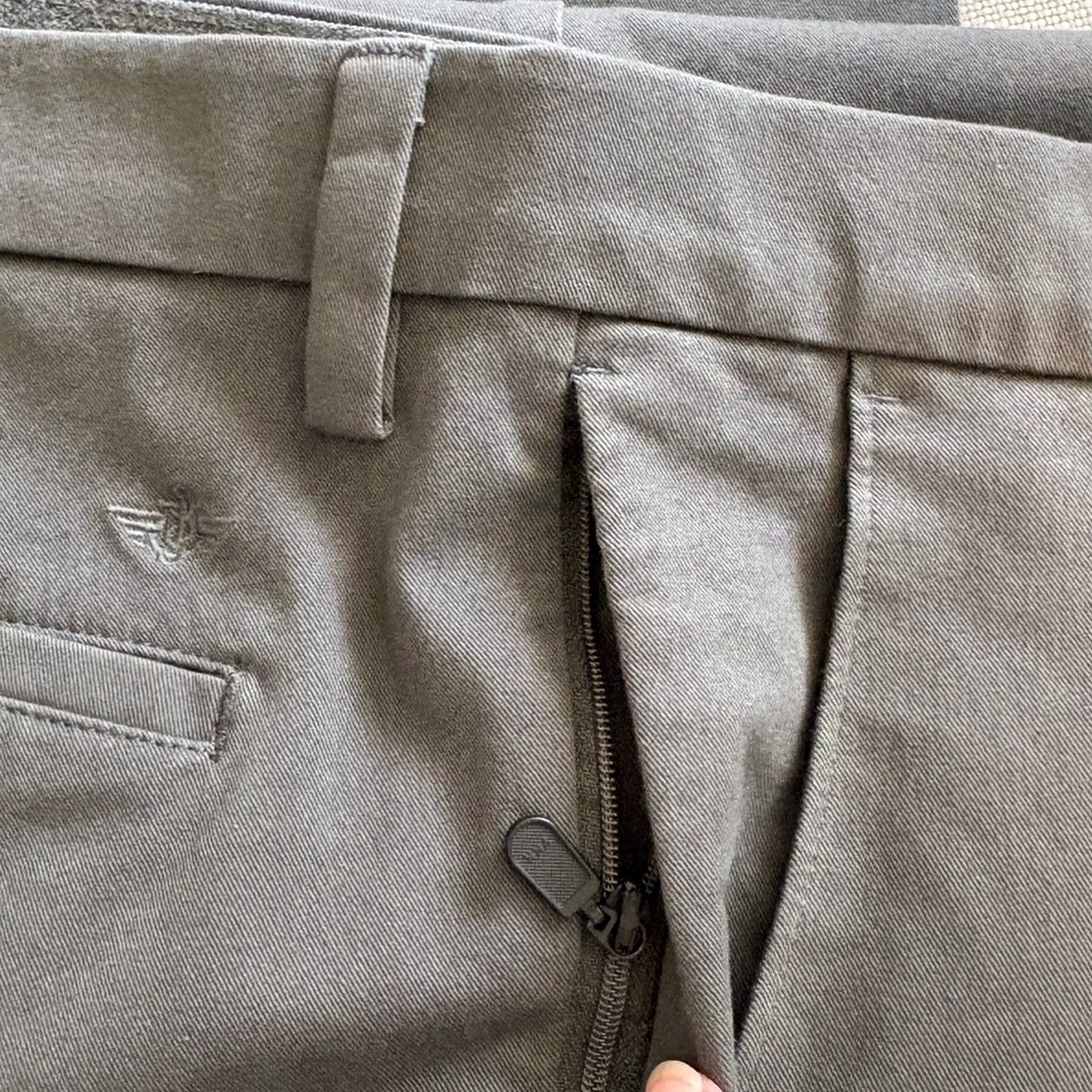 NWOT Men's Dockers Ultimate Chino 36x30 Slim Fit with Security Pocket